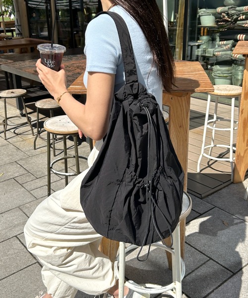 wears（ウェアーズ）の「【軽量】ドローストリングワンショルダーバッグ（ショルダーバッグ・レディース・アイボリー/ブラック・FREE）」の15枚目の写真