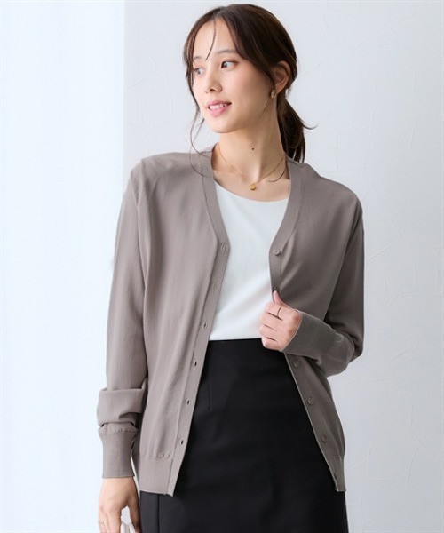 7days Life Styling（セブンデイズライフスタイリング）の「【ひんやり接触冷感】抜け感Ｖネックカーディガン（ＵＶカット・毛玉防止）（カーディガン/ボレロ・レディース・ラベンダー/オフホワイト/ブラック/ライトグリーン/杢グレー/ネイビー/ブルーグレー/グリーン系/ライム/ベージュ/グレー系/グレイッシュベージュ・LL/M/S/L/3L/5L/4L）」の8枚目の写真
