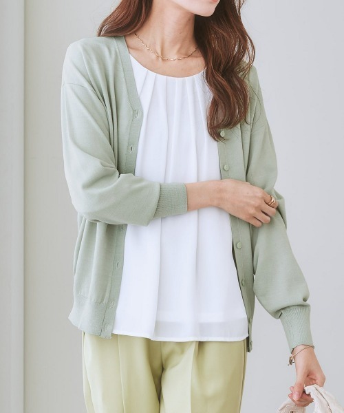 7days Life Styling（セブンデイズライフスタイリング）の「【ひんやり接触冷感】抜け感Ｖネックカーディガン（ＵＶカット・毛玉防止）（カーディガン/ボレロ・レディース・ラベンダー/オフホワイト/ブラック/ライトグリーン/杢グレー/ネイビー/ブルーグレー/グリーン系/ライム/ベージュ/グレー系/グレイッシュベージュ・LL/M/S/L/3L/5L/4L）」の9枚目の写真