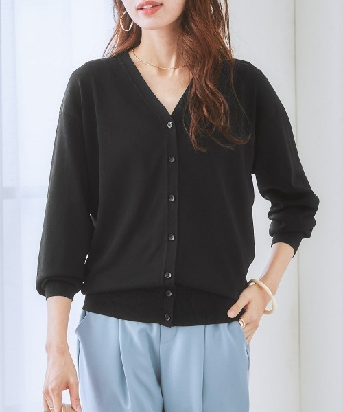 7days Life Styling（セブンデイズライフスタイリング）の「【ひんやり接触冷感】抜け感Ｖネックカーディガン（ＵＶカット・毛玉防止）（カーディガン/ボレロ・レディース・ラベンダー/オフホワイト/ブラック/ライトグリーン/杢グレー/ネイビー/ブルーグレー/グリーン系/ライム/ベージュ/グレー系/グレイッシュベージュ・LL/M/S/L/3L/5L/4L）」の3枚目の写真