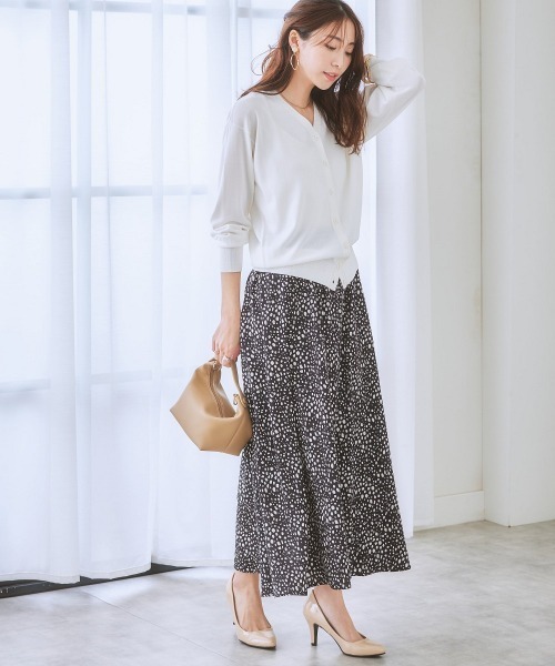 7days Life Styling（セブンデイズライフスタイリング）の「【ひんやり接触冷感】抜け感Ｖネックカーディガン（ＵＶカット・毛玉防止）（カーディガン/ボレロ・レディース・ラベンダー/オフホワイト/ブラック/ライトグリーン/杢グレー/ネイビー/ブルーグレー/グリーン系/ライム/ベージュ/グレー系/グレイッシュベージュ・LL/M/S/L/3L/5L/4L）」の15枚目の写真