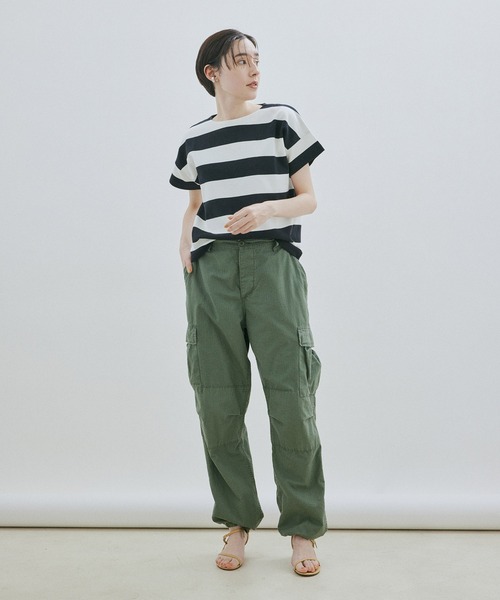 SALON adam et rope'（サロン アダム エ ロペ）の「[大好評アイテムが今年も登場！]【WEB・一部店舗限定】ポンチワイドボーダーTシャツ（Tシャツ/カットソー・レディース・ブラック/ブラウン系その他2・FREE）」の4枚目の写真