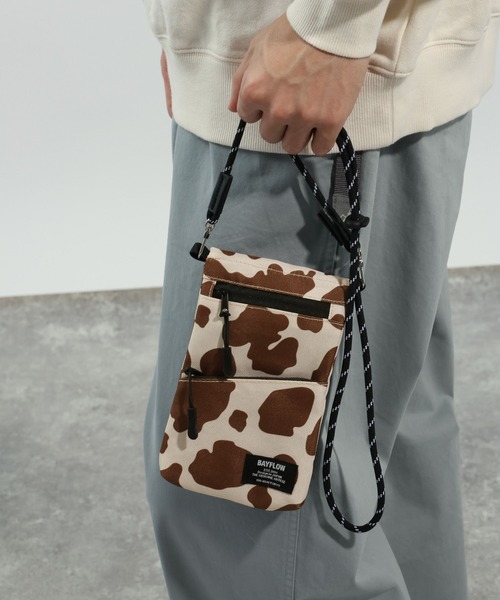 BAYFLOW(ベイフロー)の「フォンケースマルチショルダー / ミニショルダーバッグ(ショルダーバッグ・メンズ・ベージュ/カーキ/ネイビー/ブラック/レオパード/グレー/グリーン/サンドグレー/ブルー/その他2/その他3/その他4/その他5/イエロー/チャコール/オレンジ/その他7/その他6/その他9/その他10/その他8・FREE)」の21枚目の写真