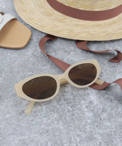 fredy emue（フレディエミュ）の「キャッツアイサングラス（サングラス・レディース・ベージュ・FREE）」の5枚目の写真
