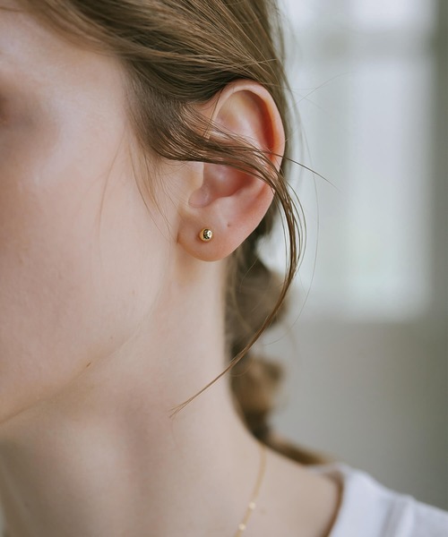 Ops.(オプス)の「18K ピアス 金属アレルギー対応 つけっぱなし シンプル【MOLLICA モリカ】(ピアス(両耳用)・レディース・イエローゴールド/ゴールド系その他/ゴールド系その他2/ゴールド系その他3・ONE SIZE)」の4枚目の写真