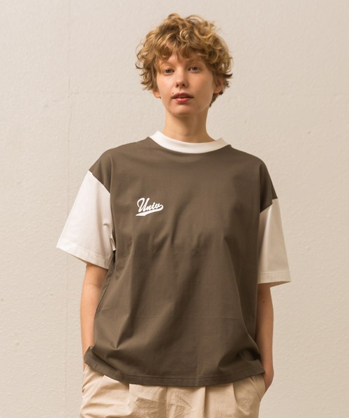 ALLUMER（アリュメール）の「プリントリンガーTシャツ(AUTHENTIC CLUB)（Tシャツ/カットソー・レディース・カーキ/ホワイト×ネイビー・1）」の2枚目の写真