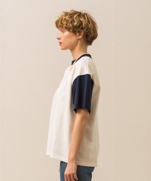 ALLUMER（アリュメール）の「プリントリンガーTシャツ(AUTHENTIC CLUB)（Tシャツ/カットソー・レディース・カーキ/ホワイト×ネイビー・1）」の12枚目の写真