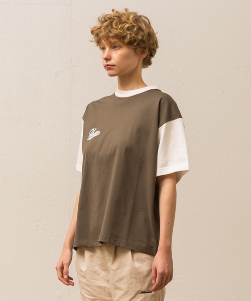 ALLUMER（アリュメール）の「プリントリンガーTシャツ(AUTHENTIC CLUB)（Tシャツ/カットソー・レディース・カーキ/ホワイト×ネイビー・1）」の13枚目の写真