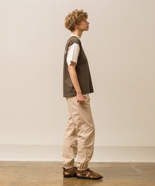 ALLUMER（アリュメール）の「プリントリンガーTシャツ(AUTHENTIC CLUB)（Tシャツ/カットソー・レディース・カーキ/ホワイト×ネイビー・1）」の14枚目の写真