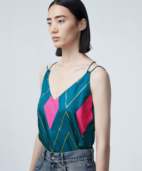 JNBY(ジェーエヌビーワイ)の「Geometric Wave Silk Cami Top(キャミソール・レディース・ブルー・36/38)」の3枚目の写真