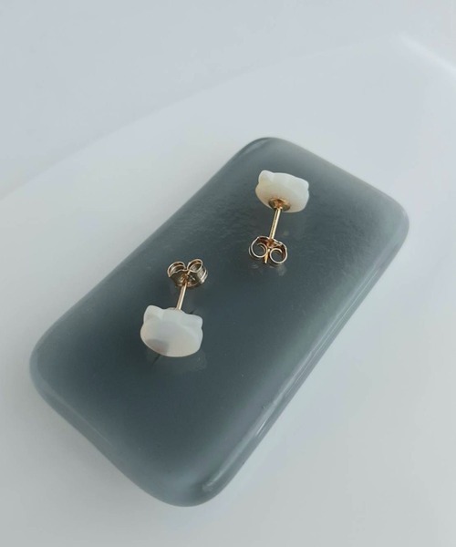 CERCA（チェルカ）の「SARINOHANA/ネコ（猫）一粒シェルピアス/14KGF/SILVER925（ピアス（両耳用）・レディース・ブラック/ホワイト/A/B・FREE）」の8枚目の写真