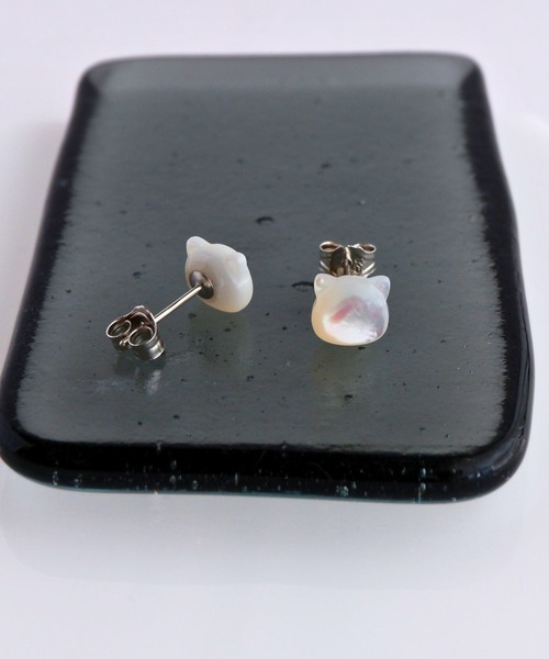 CERCA（チェルカ）の「SARINOHANA/ネコ（猫）一粒シェルピアス/14KGF/SILVER925（ピアス（両耳用）・レディース・ブラック/ホワイト/A/B・FREE）」の13枚目の写真