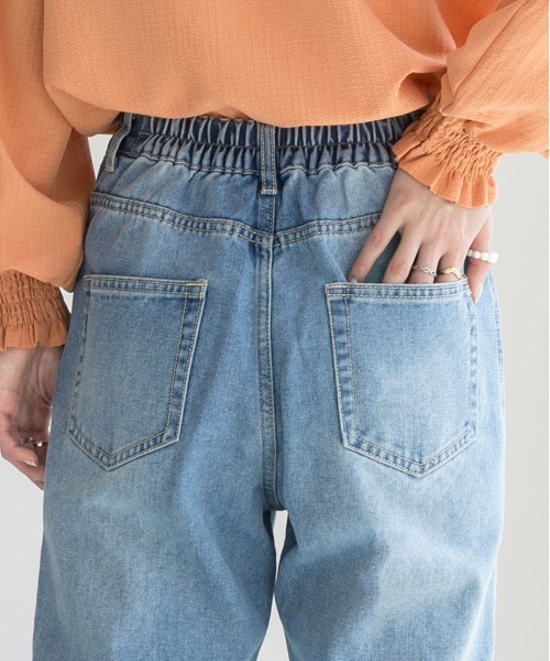 ad thie(アドティエ)の「プラスト加工 ストレート ロールアップストレートデニム(デニムパンツ・レディース・ライトブルー/ブルー・FREE)」の4枚目の写真
