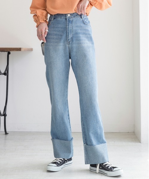 ad thie(アドティエ)の「プラスト加工 ストレート ロールアップストレートデニム(デニムパンツ・レディース・ライトブルー/ブルー・FREE)」の12枚目の写真