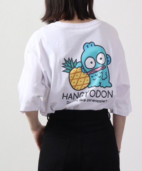 sanrio(サンリオ)の「sanrio サンリオ 半袖 Tシャツ オーバーサイズ(Tシャツ/カットソー・レディース・ホワイト/ライトピンク/サックスブルー/レッド/オフホワイト/ブルーグリーン/レモンイエロー/ホワイト系/ホワイト系1/ホワイト系3/ブラック系/ホワイト系2/ホワイト系4/ブラック・L/LL/M)」の2枚目の写真