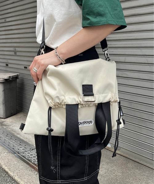 OUTDOOR PRODUCTS（アウトドアプロダクツ）の「3WAYバッグ（ショルダーバッグ・メンズ・アイボリー/ブラック/オレンジ・FREE）」の4枚目の写真