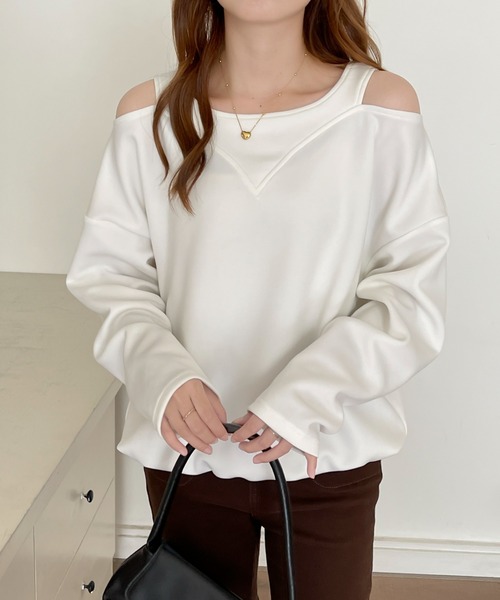 emi+(エミプラス)の「ショルダーカットアウト段ボールスウェットプルオーバー(Tシャツ/カットソー・レディース・チャコールグレー/ホワイト/ブラック・M/L)」の4枚目の写真