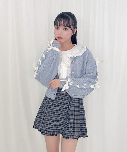Honey Cinnamon（ハニーシナモン）の「袖リボンニットカーディガン（カーディガン/ボレロ・レディース・アイボリー/サックスブルー/ピンク/ブラック・FREE）」の3枚目の写真