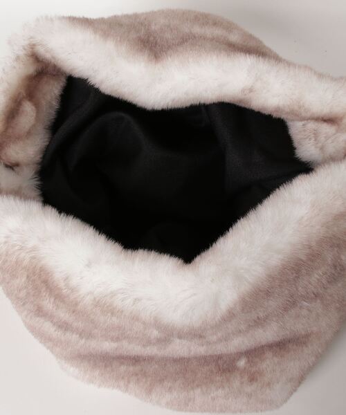 X-girl（エックスガール）の「FAUX FUR SHOULDER BAG（ショルダーバッグ・レディース・パープル/ホワイト/ブラック・ONE SIZE）」の16枚目の写真