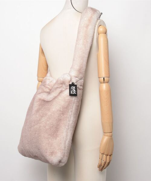 X-girl（エックスガール）の「FAUX FUR SHOULDER BAG（ショルダーバッグ・レディース・パープル/ホワイト/ブラック・ONE SIZE）」の17枚目の写真