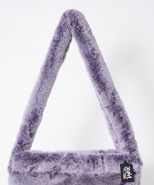 X-girl（エックスガール）の「FAUX FUR SHOULDER BAG（ショルダーバッグ・レディース・パープル/ホワイト/ブラック・ONE SIZE）」の7枚目の写真