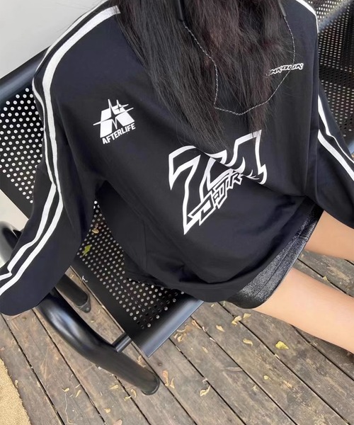 LYEON(リヨン)の「サイドラインVネックロンT(Tシャツ/カットソー・レディース・ホワイト/ブラック・FREE)」の2枚目の写真
