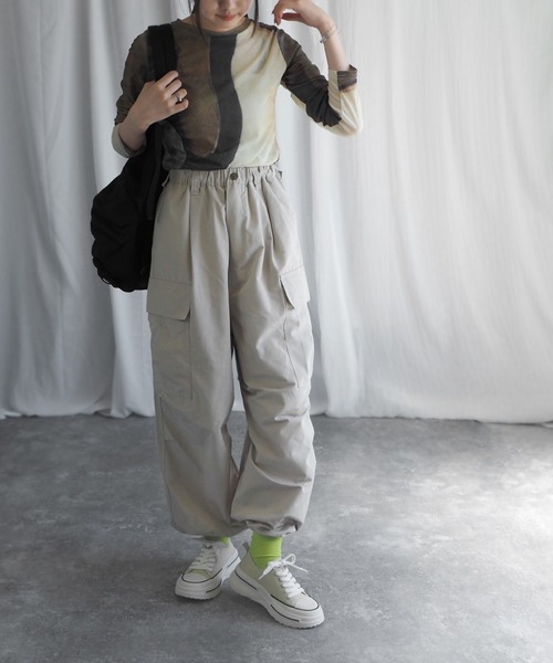 alala（アララ）の「キャンバス/メタリック厚底スニーカー ＜ 伸びるシューレース ＞（スニーカー・レディース・ブラック/シルバー系その他/ブルー/カーキ/ライトベージュ・S/M/LL/L）」の17枚目の写真