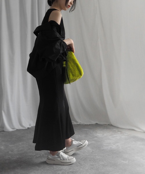 alala（アララ）の「キャンバス/メタリック厚底スニーカー ＜ 伸びるシューレース ＞（スニーカー・レディース・ブラック/シルバー系その他/ブルー/カーキ/ライトベージュ・S/M/LL/L）」の14枚目の写真