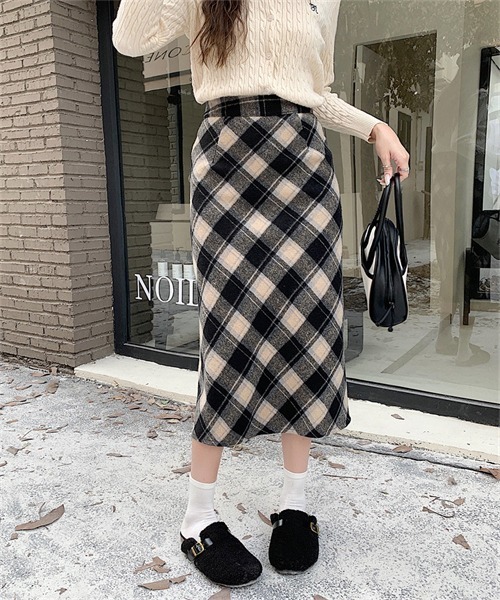 Dream garden(ドリームガーデン)の「バックスリットチェック柄スカート(スカート・レディース・ブラック/ベージュ/レッド・S/L/XL/M)」の13枚目の写真