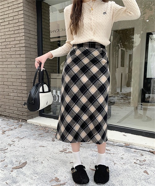 Dream garden(ドリームガーデン)の「バックスリットチェック柄スカート(スカート・レディース・ブラック/ベージュ/レッド・S/L/XL/M)」の6枚目の写真