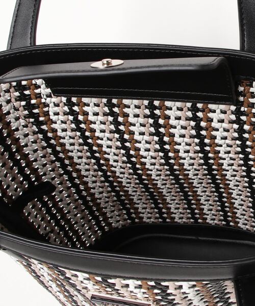 Guess(ゲス)の「EMELDA Tote トートバッグ レディース(トートバッグ・レディース・ブラック/ブラック系その他・ONE SIZE)」の5枚目の写真