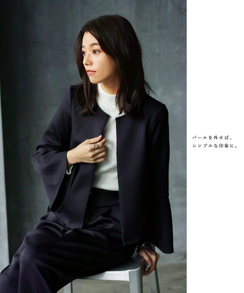 Emilyan(エミリアン)の「更に快適になって登場!無敵のジャケット【洗濯機OK♪UVカット!全方位ストレッチ♪軽い着心地♪】ハイストレッチダンボールニット・パール調デザインジャケット(ノーカラージャケット・レディース・ブラック/ネイビー/グレイッシュベージュ/ライトベージュ・L/S/M)」の15枚目の写真