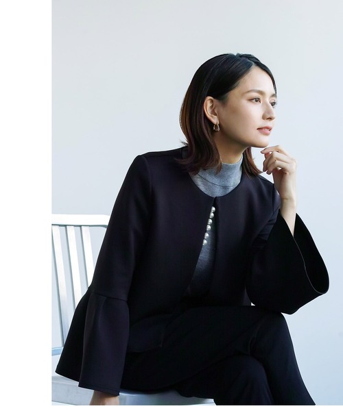 Emilyan(エミリアン)の「更に快適になって登場!無敵のジャケット【洗濯機OK♪UVカット!全方位ストレッチ♪軽い着心地♪】ハイストレッチダンボールニット・パール調デザインジャケット(ノーカラージャケット・レディース・ブラック/ネイビー/グレイッシュベージュ/ライトベージュ・L/S/M)」の20枚目の写真