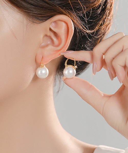Lace Ladies(レースレディース)の「ソリッド パール ゴールド フック ピアス(ピアス(両耳用)・レディース・グレイッシュベージュ/ピンク/ホワイト・FREE)」の17枚目の写真