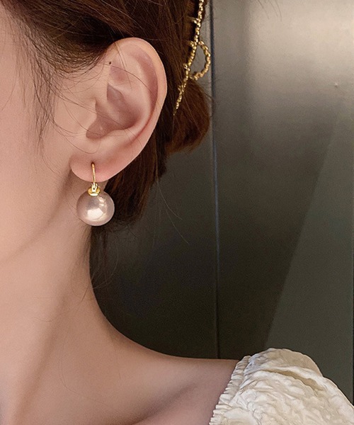 Lace Ladies(レースレディース)の「ソリッド パール ゴールド フック ピアス(ピアス(両耳用)・レディース・グレイッシュベージュ/ピンク/ホワイト・FREE)」の16枚目の写真