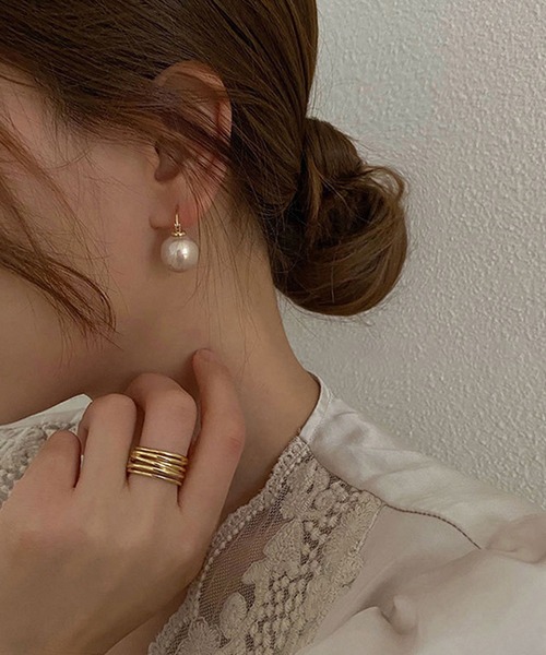 Lace Ladies(レースレディース)の「ソリッド パール ゴールド フック ピアス(ピアス(両耳用)・レディース・グレイッシュベージュ/ピンク/ホワイト・FREE)」の15枚目の写真