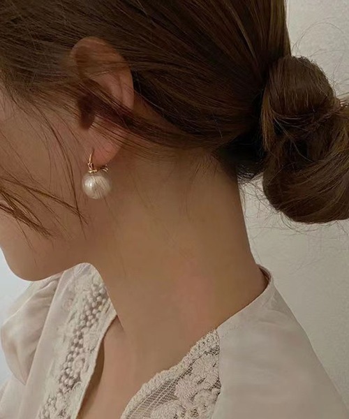 Lace Ladies(レースレディース)の「ソリッド パール ゴールド フック ピアス(ピアス(両耳用)・レディース・グレイッシュベージュ/ピンク/ホワイト・FREE)」の14枚目の写真