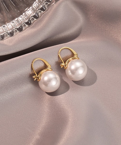 Lace Ladies(レースレディース)の「ソリッド パール ゴールド フック ピアス(ピアス(両耳用)・レディース・グレイッシュベージュ/ピンク/ホワイト・FREE)」の9枚目の写真