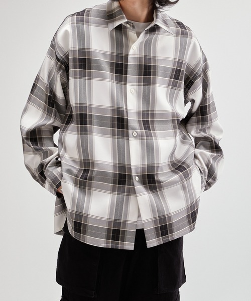 Lui's（ルイス）の「ロイヤルチェックスリットボリュームシャツ（シャツ/ブラウス・メンズ・グレー/ホワイト・FREE）」の2枚目の写真