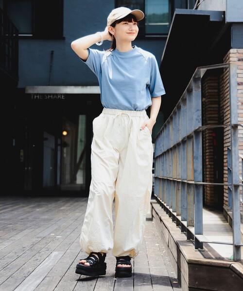 B:MING by BEAMS(ビーミングバイビームス)の「B:MING by BEAMS / モックネック ラグラン Tシャツ(Tシャツ/カットソー・レディース・ブラウン系その他2/オフホワイト/ブラック/ブルー系その他・ONE SIZE)」の21枚目の写真