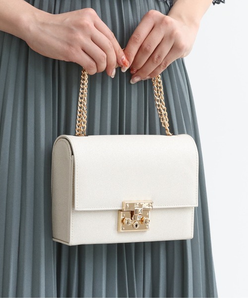 Thevon(ゼボン)の「【オケージョン】スクエアミニラメバッグ(ハンドバッグ・レディース・ブラック/グレー/ベージュ・FREE)」の3枚目の写真