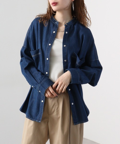 hunch(ハンチ)の「hunch オーバーデニムシャツ(シャツ/ブラウス・レディース・ブラック/ライトインディゴブルー/ブルー・FREE)」の2枚目の写真