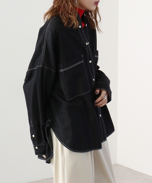 hunch(ハンチ)の「hunch オーバーデニムシャツ(シャツ/ブラウス・レディース・ブラック/ライトインディゴブルー/ブルー・FREE)」の21枚目の写真