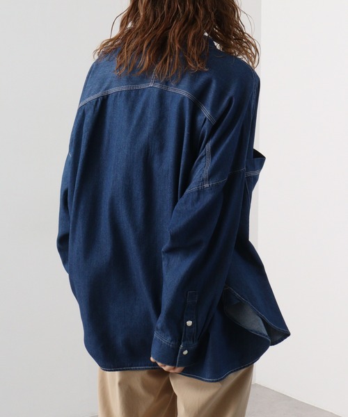 hunch(ハンチ)の「hunch オーバーデニムシャツ(シャツ/ブラウス・レディース・ブラック/ライトインディゴブルー/ブルー・FREE)」の15枚目の写真