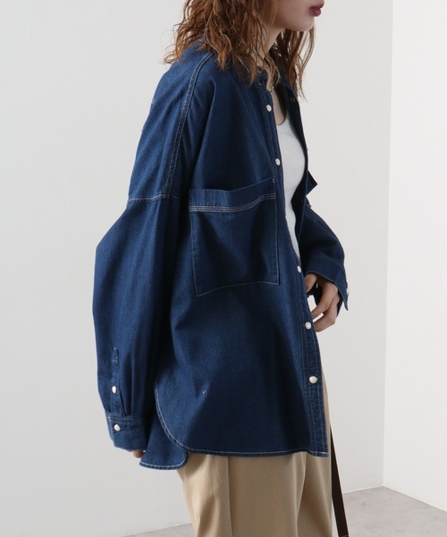 hunch(ハンチ)の「hunch オーバーデニムシャツ(シャツ/ブラウス・レディース・ブラック/ライトインディゴブルー/ブルー・FREE)」の12枚目の写真