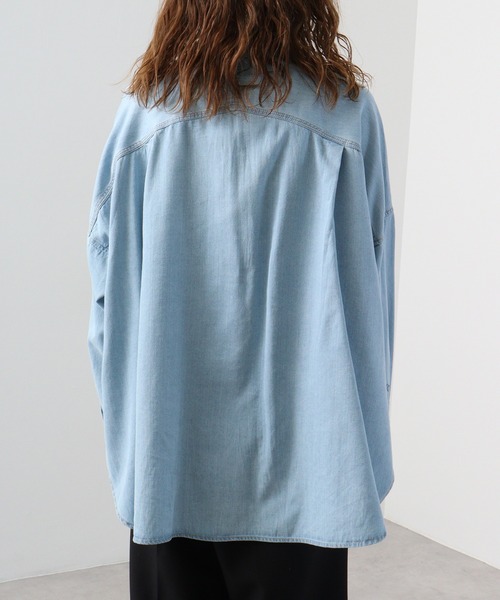 hunch(ハンチ)の「hunch オーバーデニムシャツ(シャツ/ブラウス・レディース・ブラック/ライトインディゴブルー/ブルー・FREE)」の19枚目の写真
