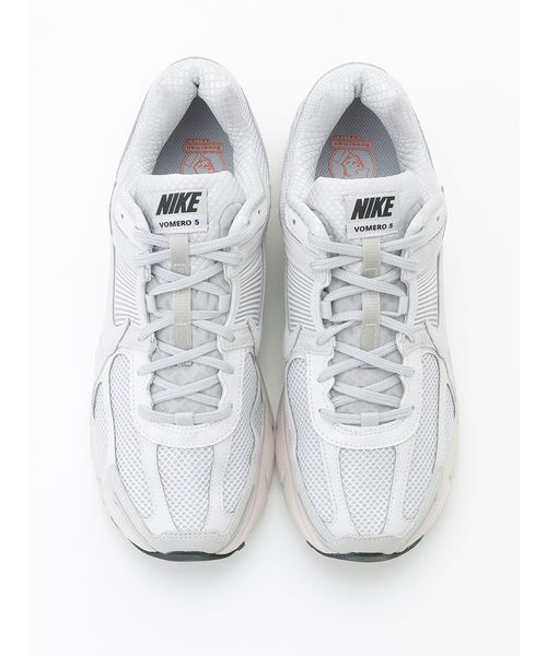 NIKE(ナイキ)の「【NIKE】BV1358-001 ZOOM VOMERO 5 ズーム ボメロ 5(スニーカー・メンズ・ホワイト・26.5cm/27cm/27.5cm/28cm/28.5cm/29cm)」の3枚目の写真