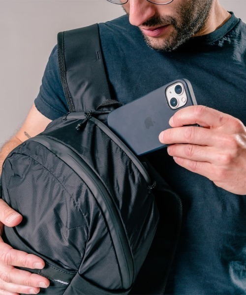 Matador（マタドール）の「【Matador】REFRACTION PACKABLE BACKPACK（バックパック/リュック・メンズ・ブラック・FREE）」の2枚目の写真