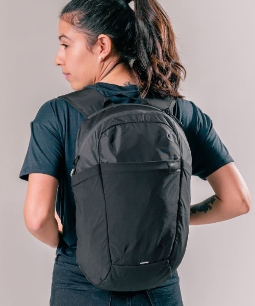 Matador(マタドール)の「【Matador】REFRACTION PACKABLE BACKPACK(バックパック/リュック・メンズ・ブラック・FREE)」の18枚目の写真