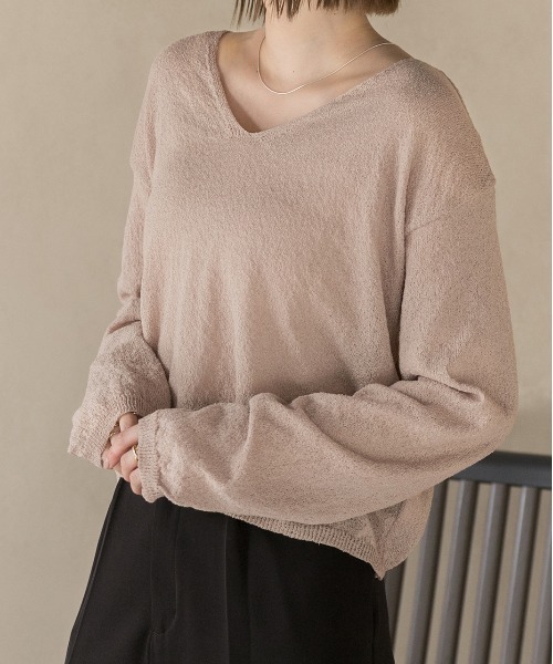 ad thie(アドティエ)の「畦編み・Vネック ショート丈シアープルオーバー(ニット/セーター・レディース・ブラック/ライトブルー/オフホワイト/ライトブラウン・FREE)」の3枚目の写真